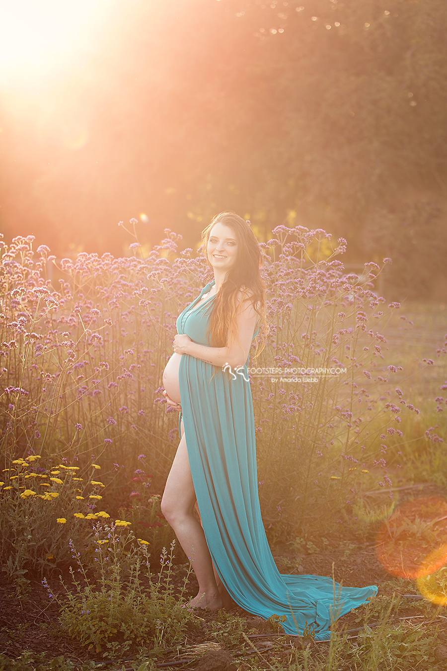 golden light floral maternity session footsteps photography