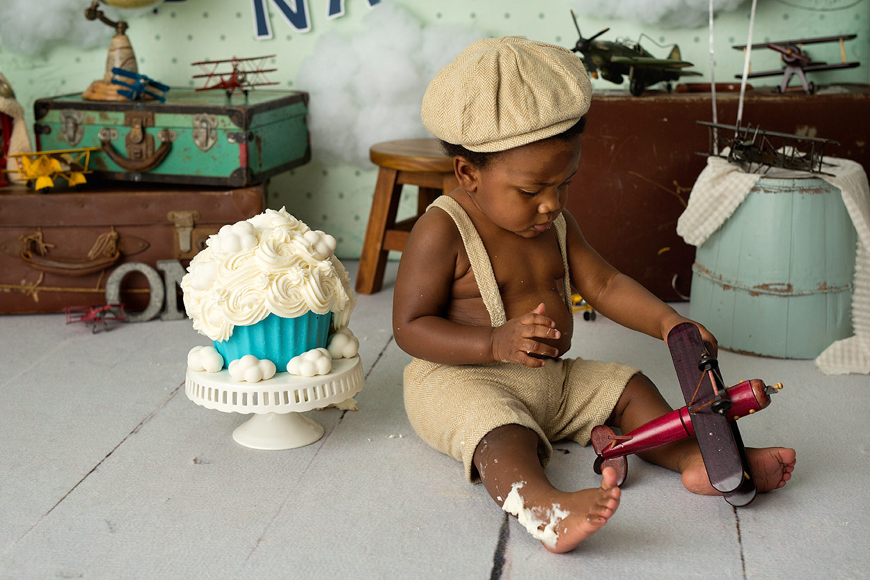 airplane theme cake smash bentonville arkansas