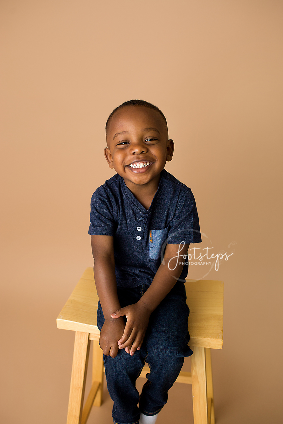 smiling boy footsteps photography