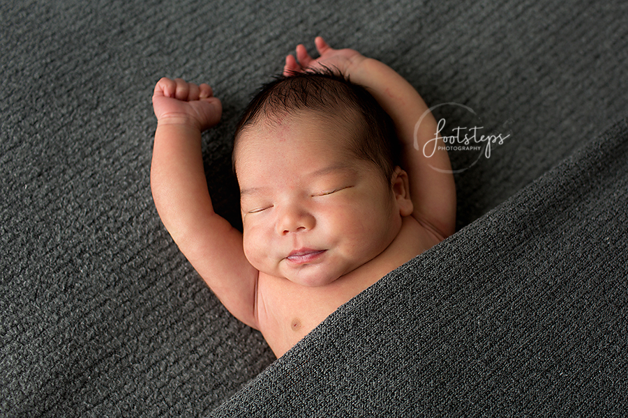 baby led posing newborn vacaville